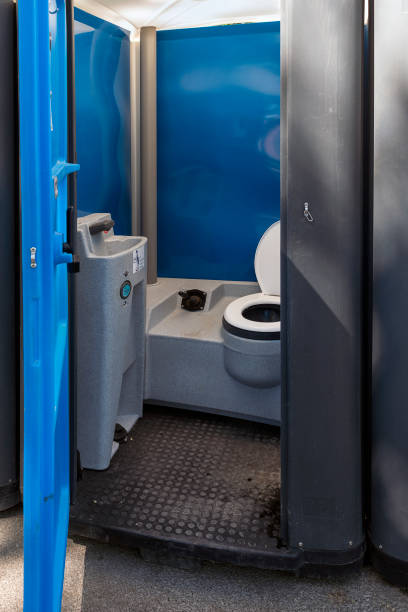 Best High-end porta potty rental  in Tonganoxie, KS