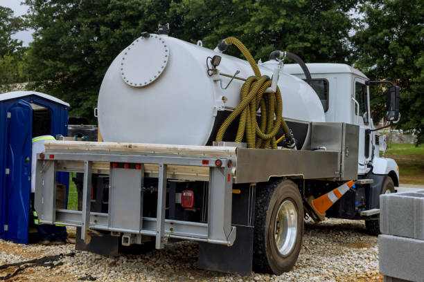 Best Luxury portable toilet rental  in Tonganoxie, KS